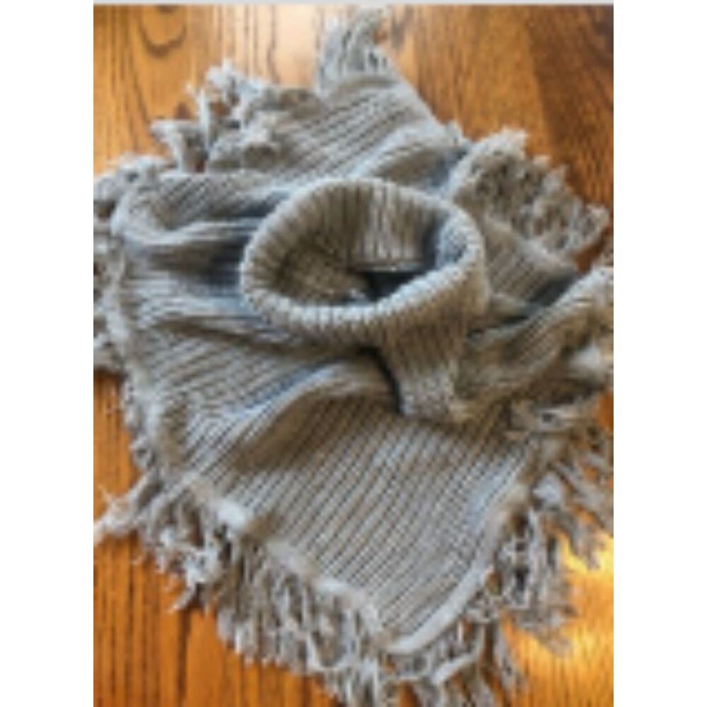 Grey Crochet Poncho sweater with Fringe  40943  2T-3T  (I) NWT Boutique